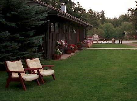 Mountain Pine Motel East Glacier Park Village Buitenkant foto